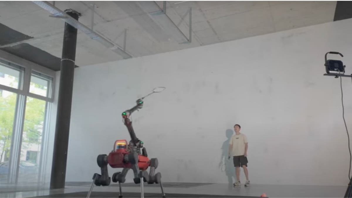 Robot of badminton 7